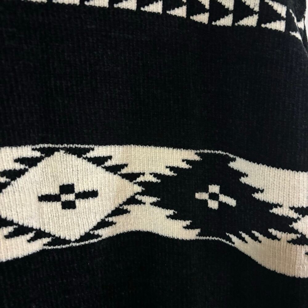 Aztec sweater - Picture 5 of 5
